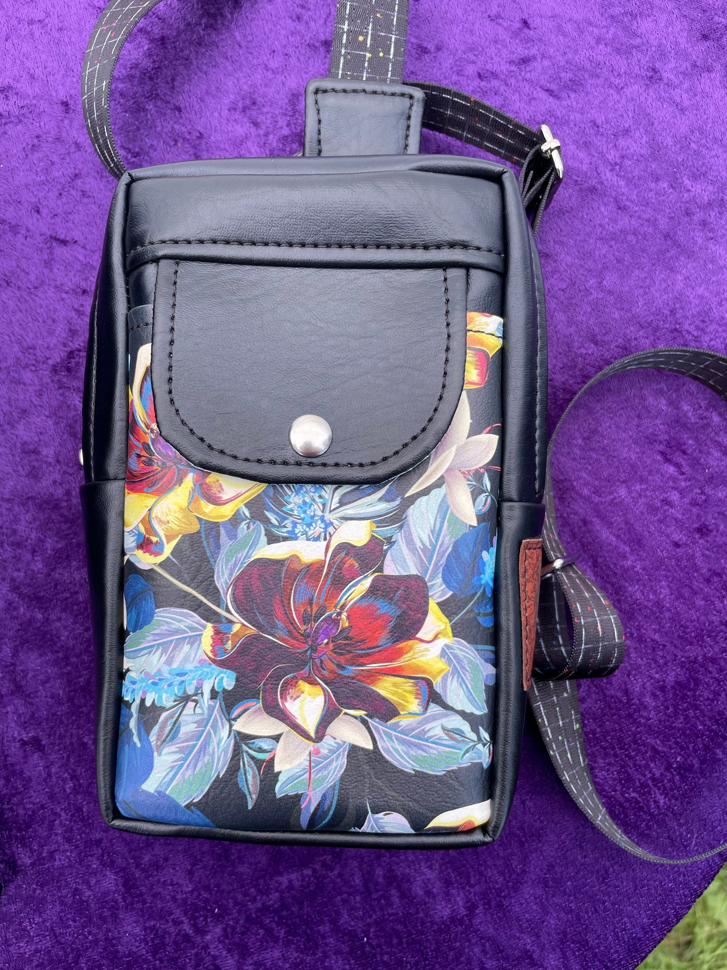 Quiver Sling Bag