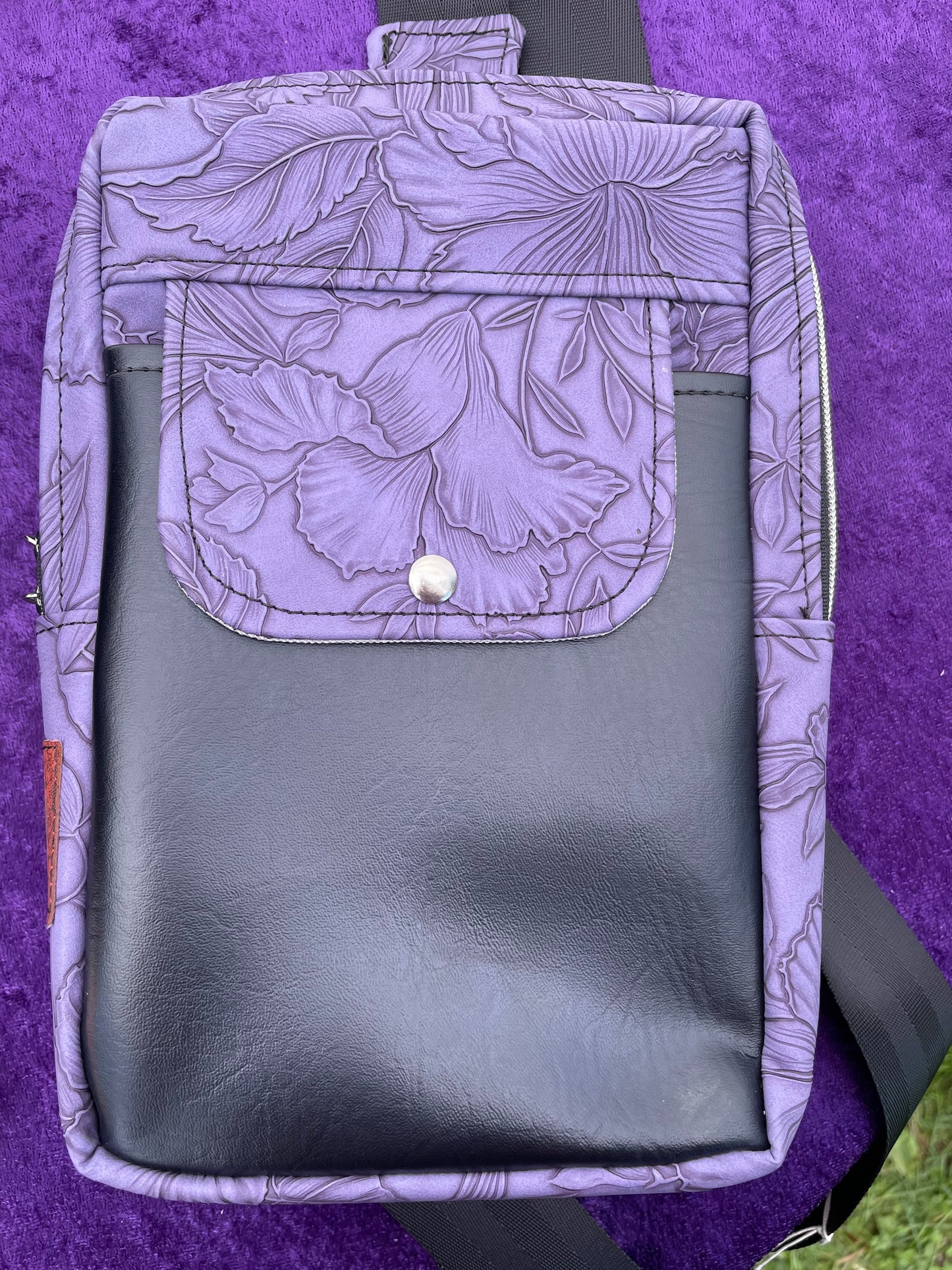 Quiver Sling Bag
