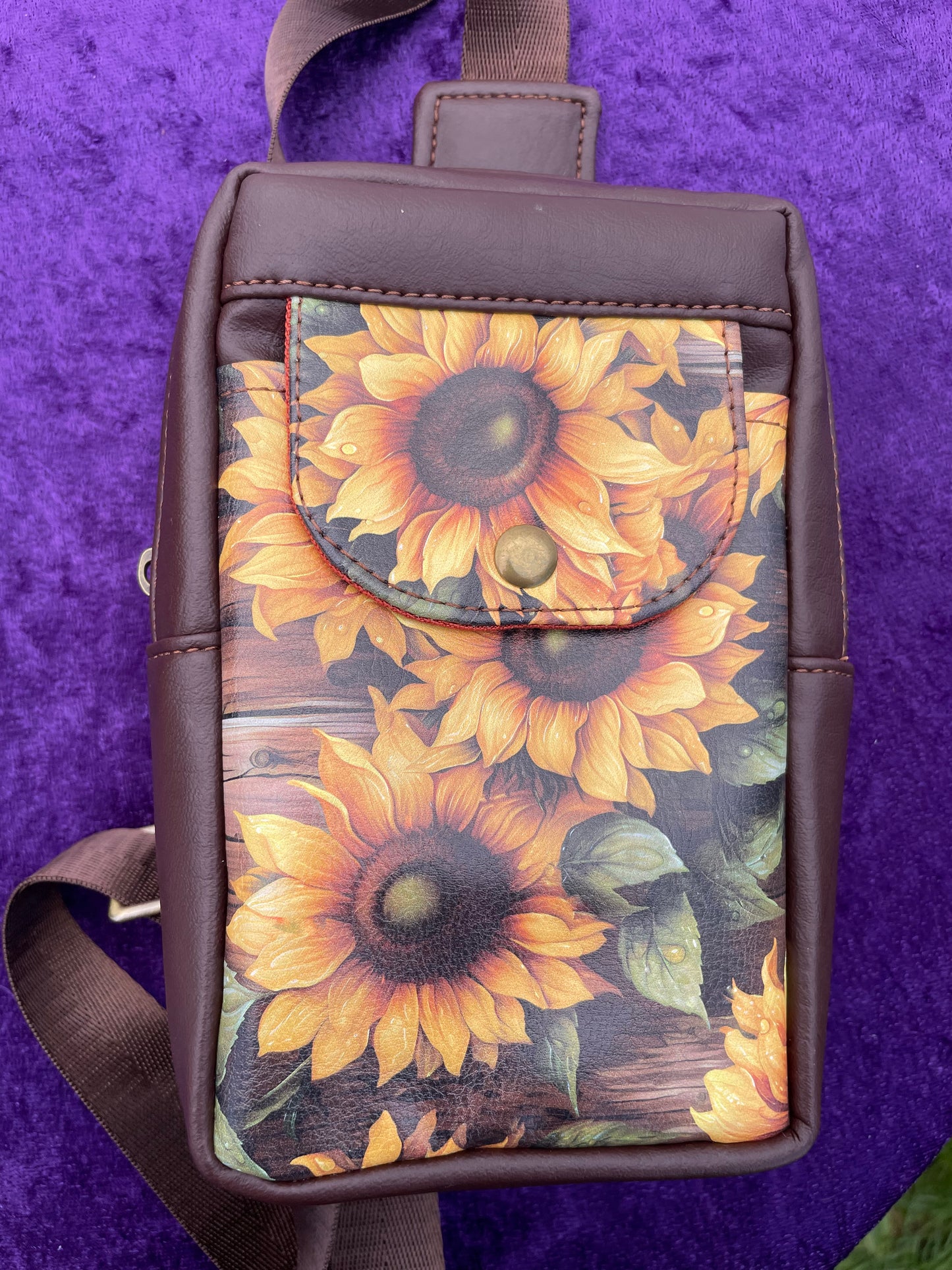 Quiver Sling Bag